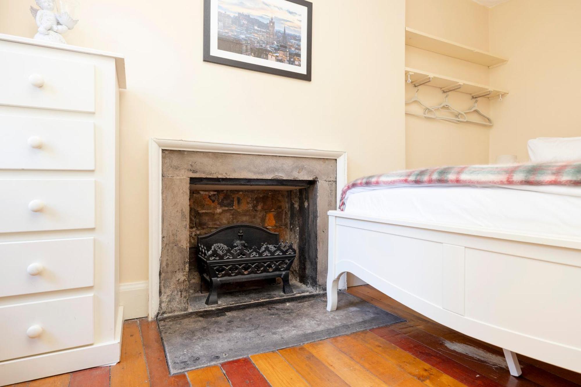 Joivy Beautiful Apartment, Private Garden, Calton Hill Edimburgo Exterior foto