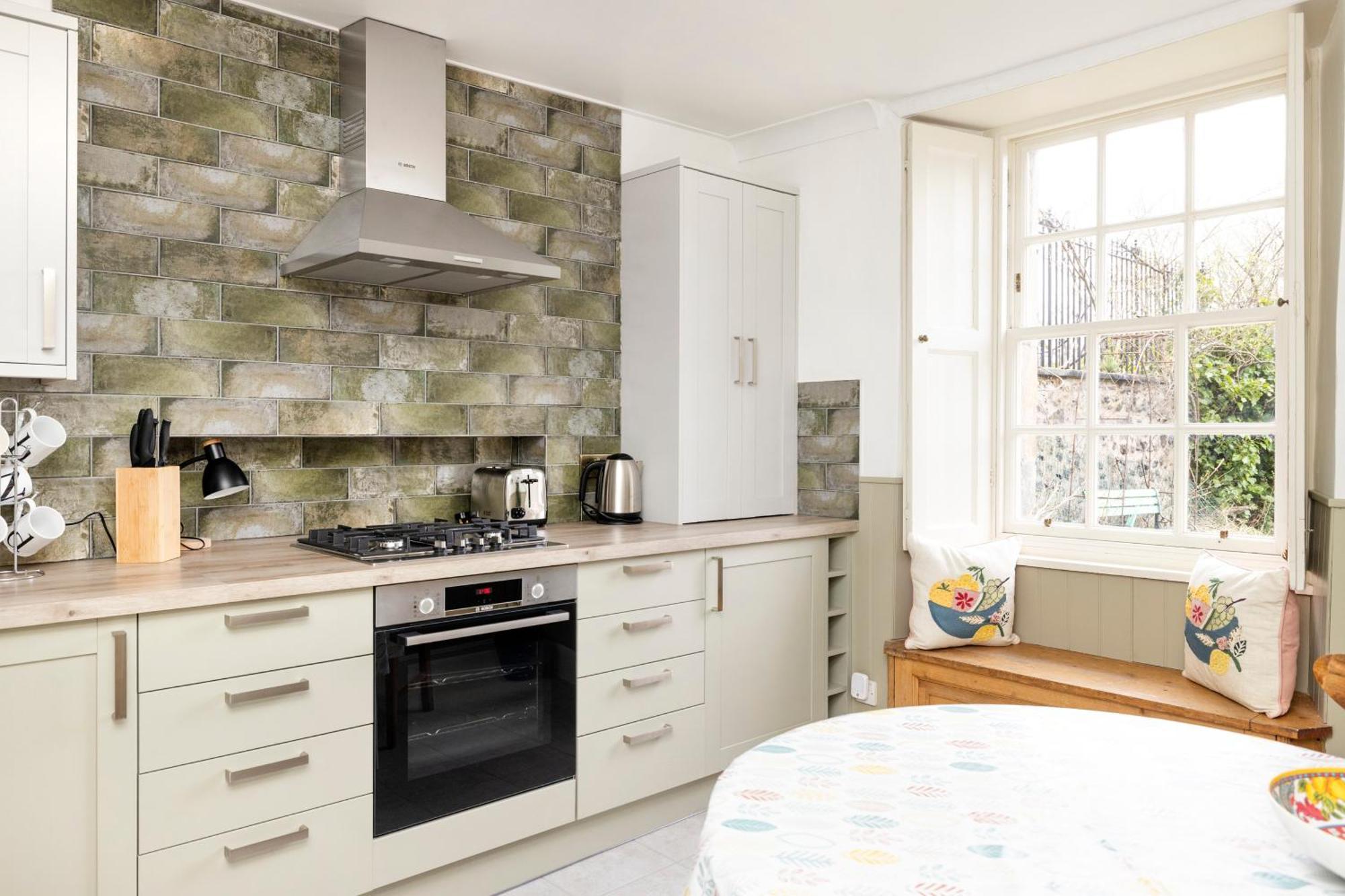 Joivy Beautiful Apartment, Private Garden, Calton Hill Edimburgo Exterior foto